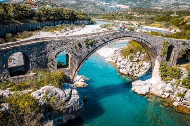 Turismo Dentale in Albania, Mesi Bridge